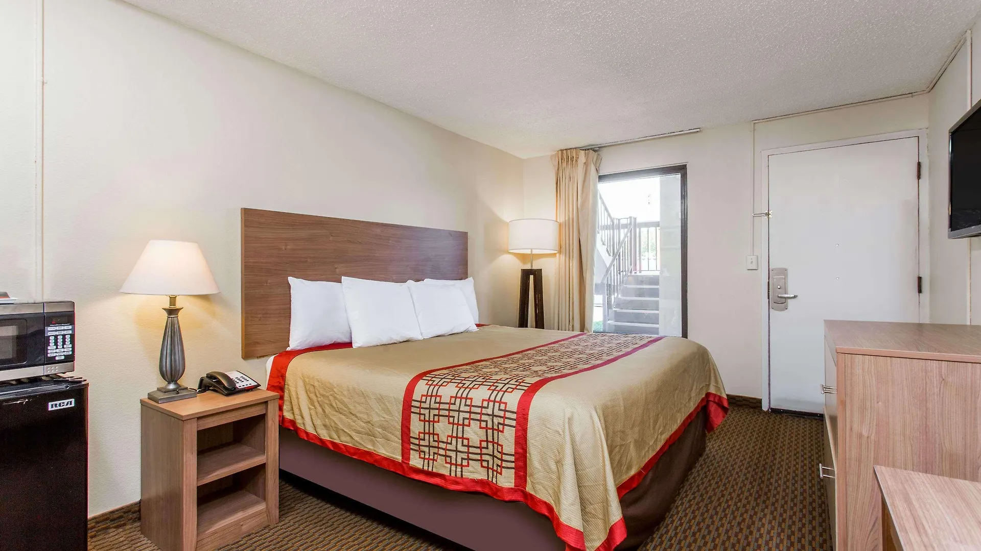 Days Inn By Wyndham Norfolk Airport Motel
